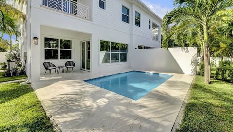 500 Ne Wavecrest Way