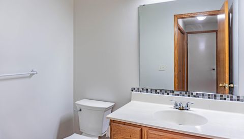 1122 Crystal Place W
