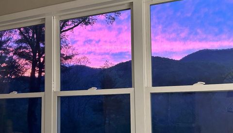 209 Falcon Crest Way