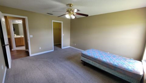 3145 Twisted Oak Loop