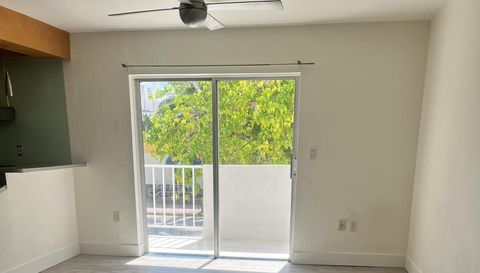 240 Collins Ave APT 2B