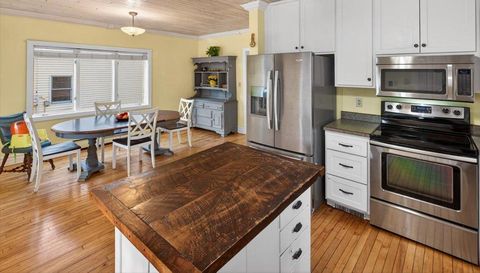 304 2nd Street N