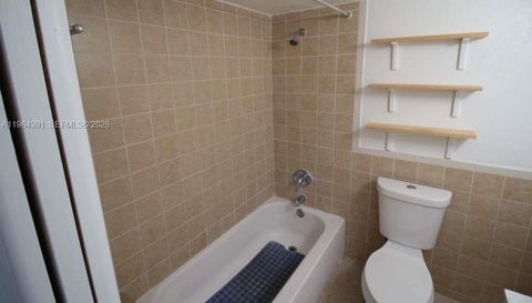 9220 Fontainebleau Blvd