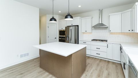 1816 Robinson Lane NE