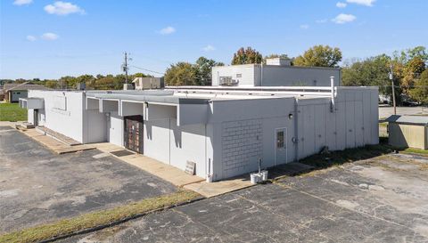 701 E Pearce Boulevard