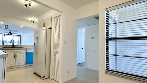 9 Royal Palm Way 4020