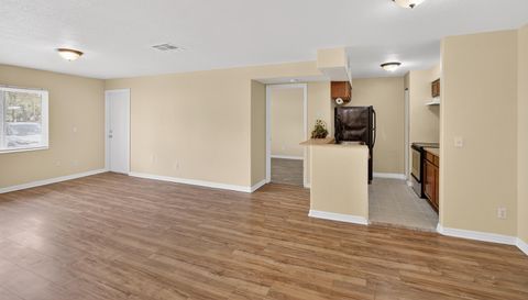 202 Red Maple Pl