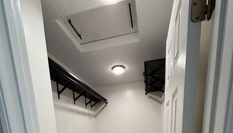 7625 Edinborough Way