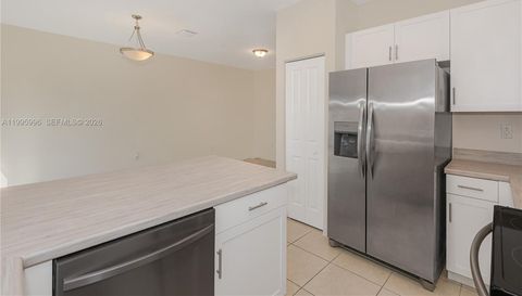 14732 181 Terrace