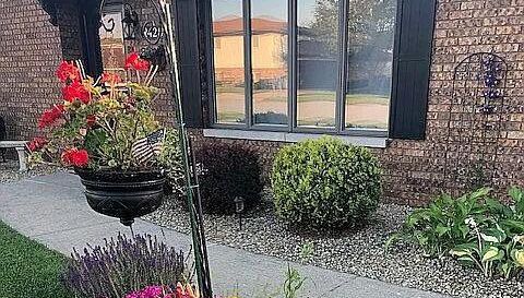 2428 Rolling Hill Dr