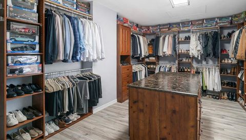 2264 STONE CROSS CIRCLE