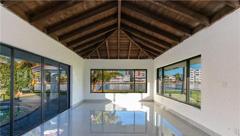 631 Palm Dr