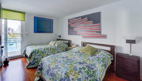 100 Bayview Dr