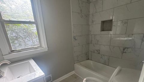 1824 Tiger Flowers Dr NW