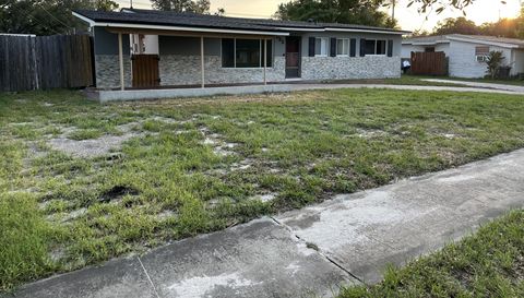 522 Wilshire Dr