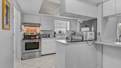 7128 W COUNTRY CLUB DRIVE N