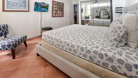 6165 AVE. ISLA VERDE