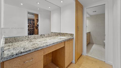2721 22nd Ave