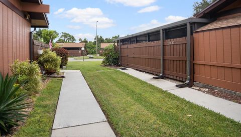 15437 Crystal Lake Dr