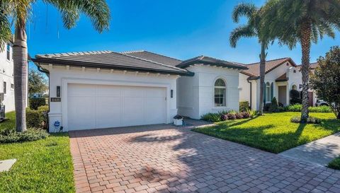 10481 ROYAL CYPRESS WAY