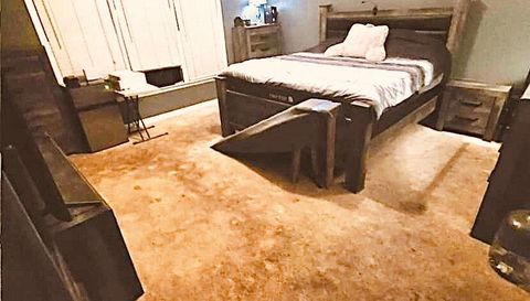 14 Country Woods Ct