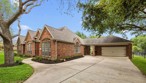 5210 Weston Dr