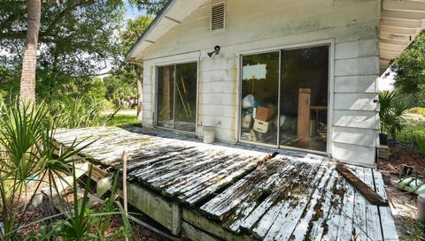 2282 Diplomat Dr
