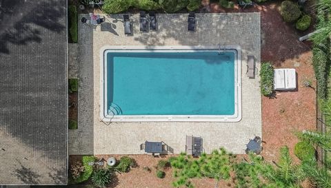 202 Red Maple Pl