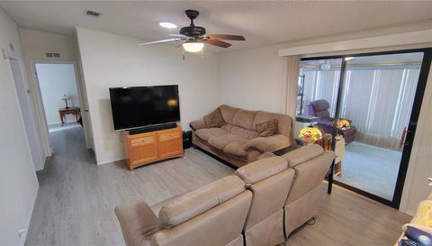 25039 PINE HILL