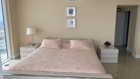 16699 Collins Ave Unit 4208 Sunny Isles Beach