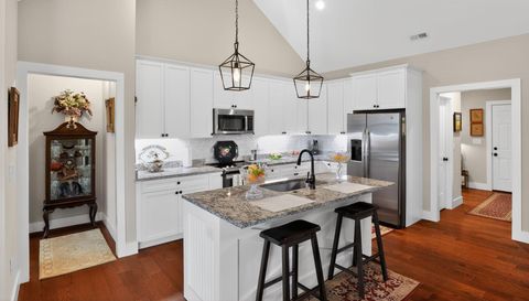 3757 Laurel Park Hwy Hendersonville