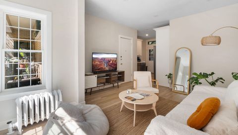 4320 N Clarendon Ave