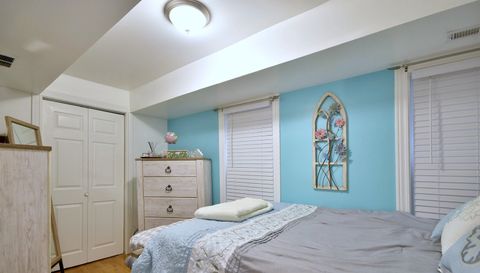 1814 N Sawyer Avenue