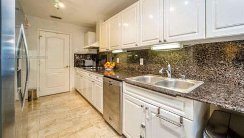 1413 Sunset Harbour Dr