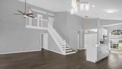 595 QUEENSBRIDGE DRIVE