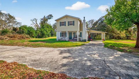 902 TWO HOUSES LANE