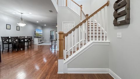 254 Valencia Cir