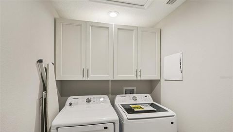 399 W MASSACHUSETTS ST