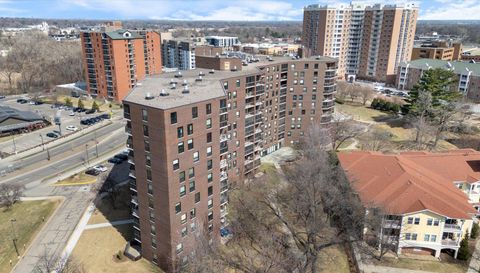 6615 Lake Shore Drive S