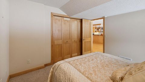 2728 Headland Court SW