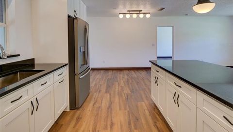 305 SUNSET DRIVE