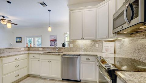 376 Forest Hill Boulevard