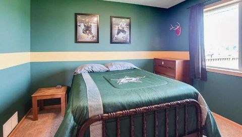 2006 Independence St S