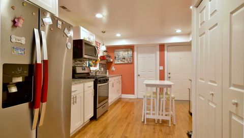 1814 N Sawyer Avenue