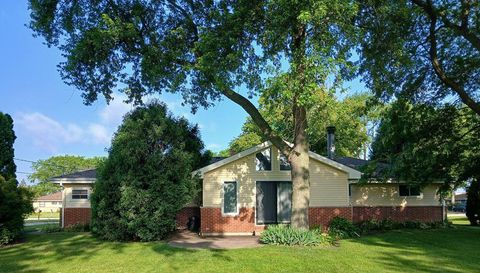 121 Mandel Ln