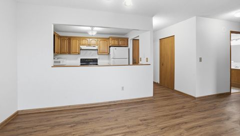 1425 W 28th Street W