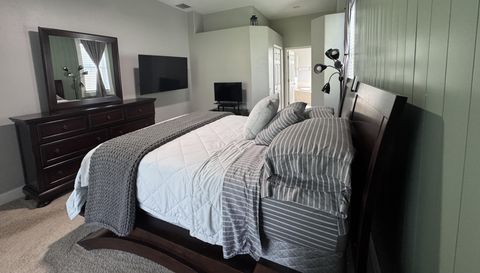 1884 Coconut Palm Cir