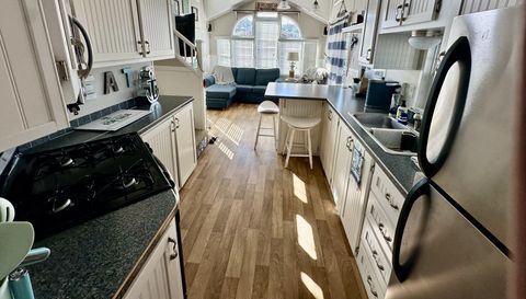 195 Grand View Dr
