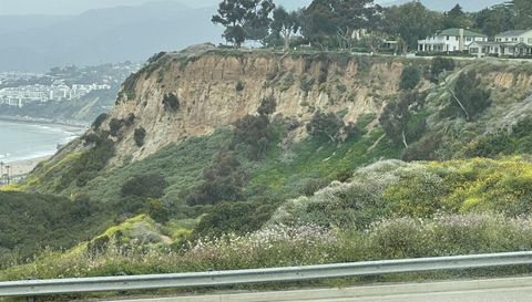 15221 Via De Las Olas