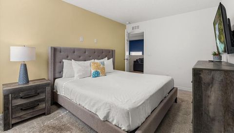 2009 TROPICAL PALMS CIRCLE